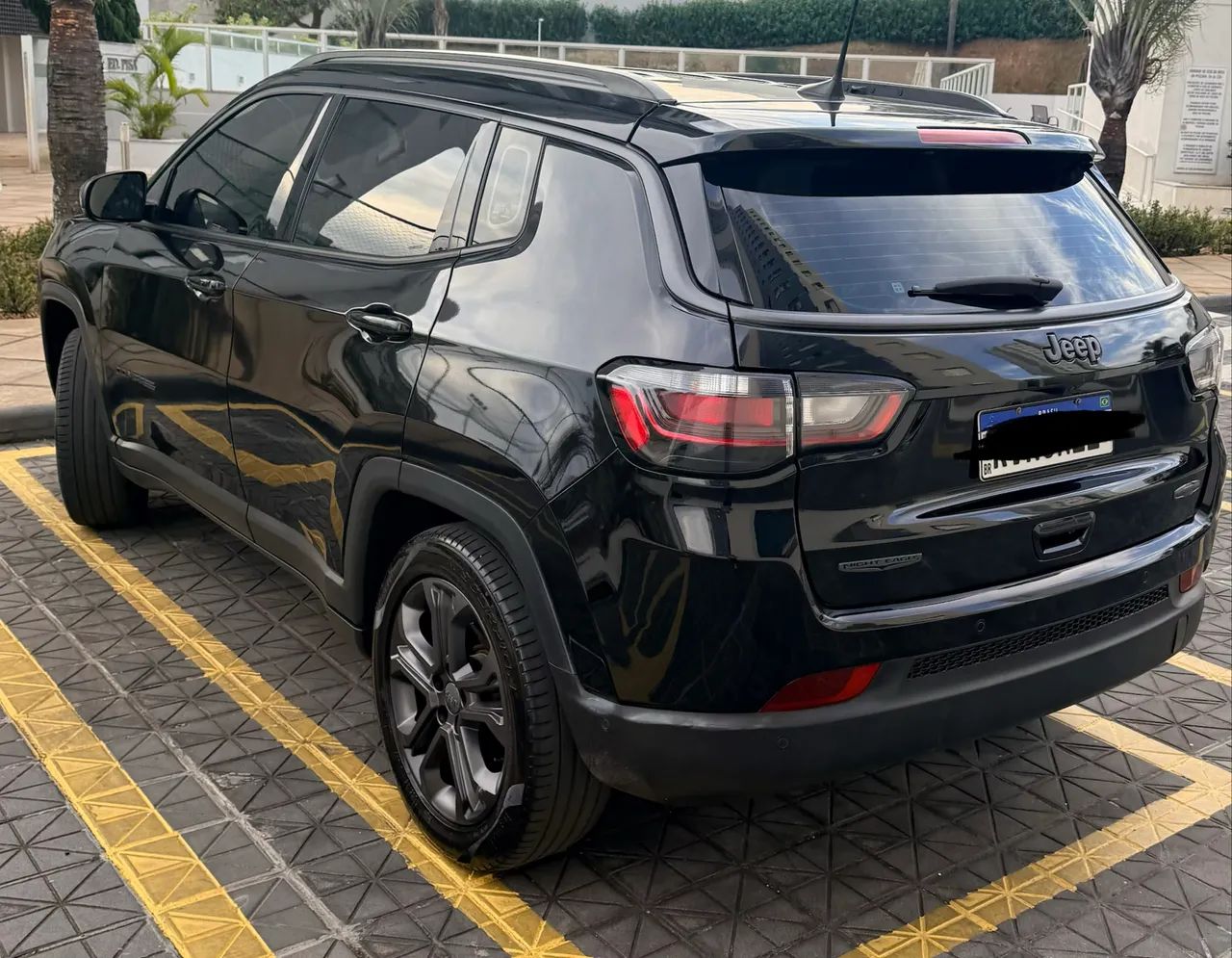 Jeep Compass Longitude Night Eagle 1.3 Flex 2025 - Foto 4