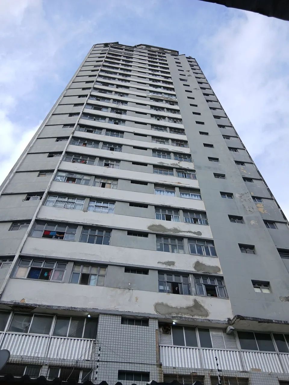 Faixada de prédio no rapel - Foto 5