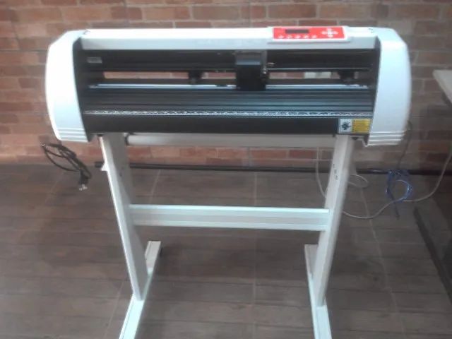 Plotter de Recorte e Risco 72cm - ( pouco usado ) 