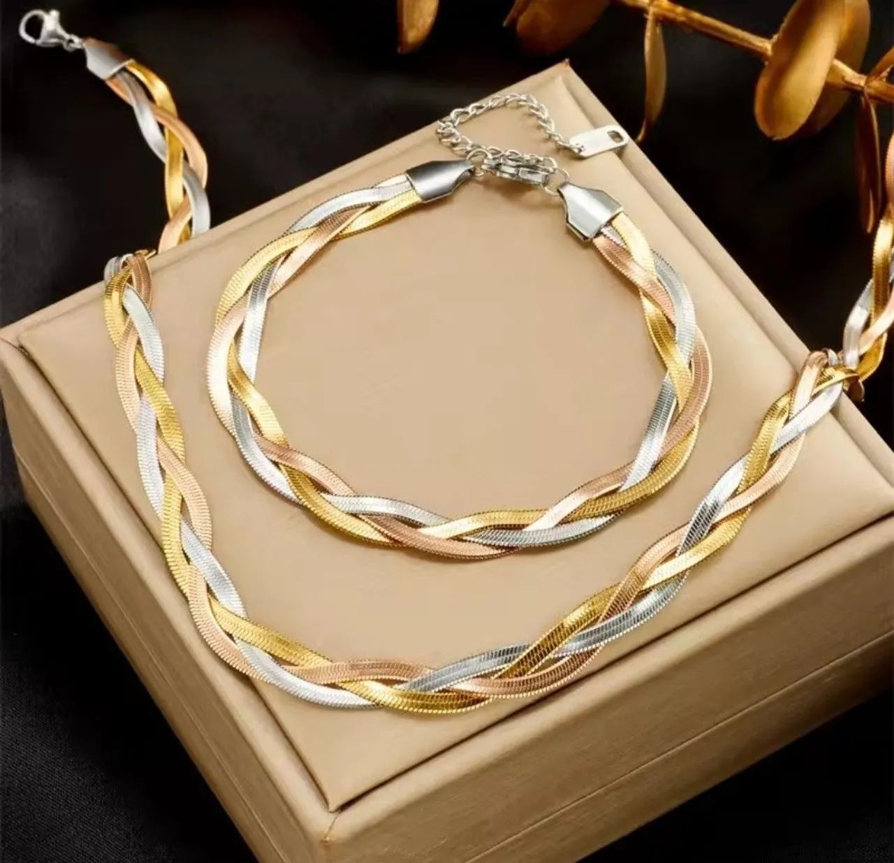 Conjunto gargantilha e pulseira trançado 3 fios aço Inoxidável  - Foto 3