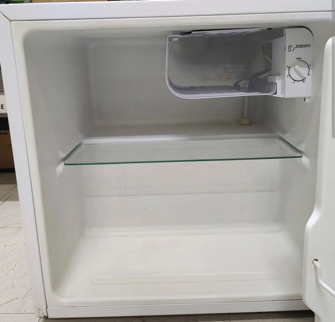Frigobar Midea 45 litros cinza usado 