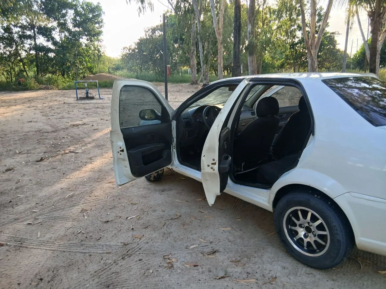 Fiat Siena EL 1.4 MPI Fire Flex 8V 4P 2012 - Foto 5