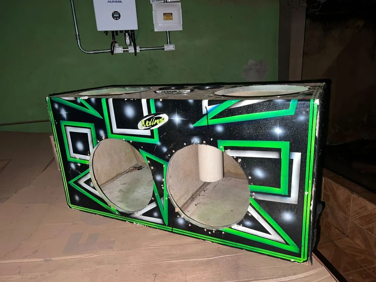 CAIXA PARA 4 GRAVES