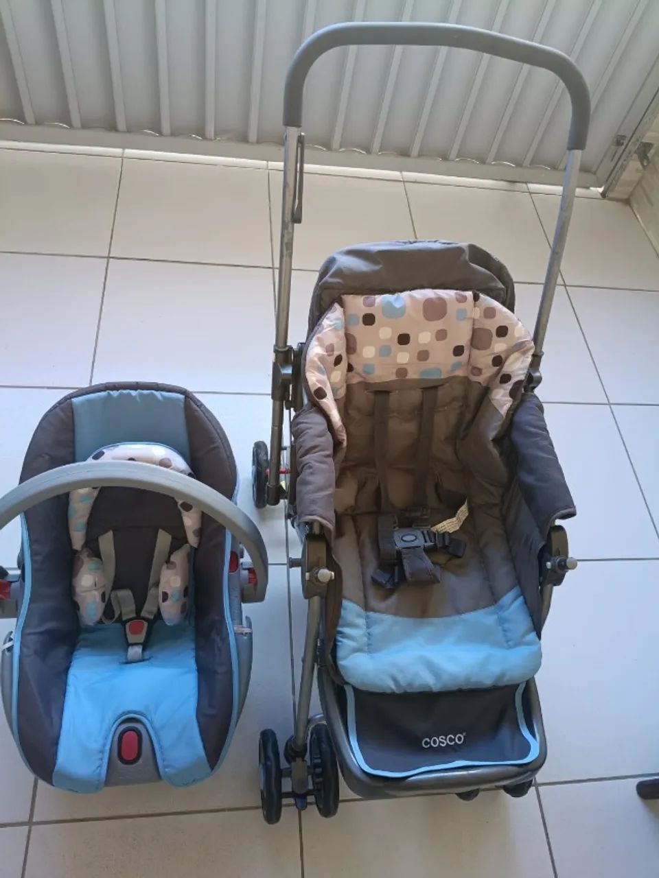 Bebê conforto, Carrinho e Bebê Canguru tudo em ótimo estado - Foto 2