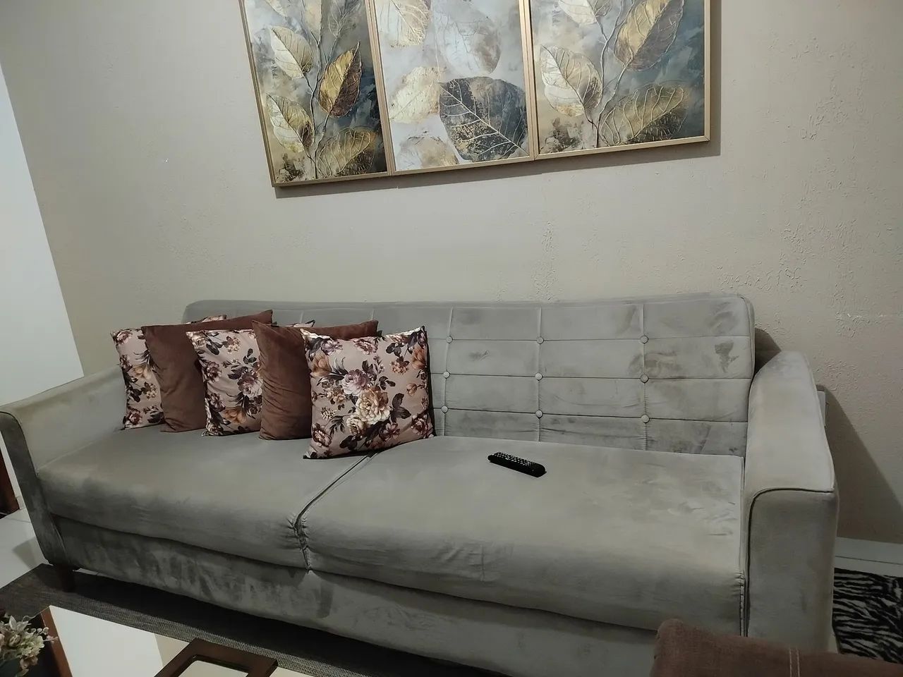 Sofá pra venda parcelamos em até 12x no cartão,2x40 de comprimento.