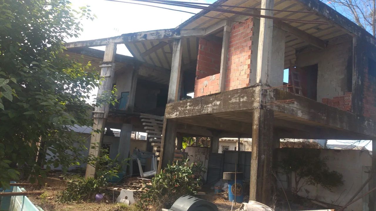 Terreno com obra estruturada - Foto 2