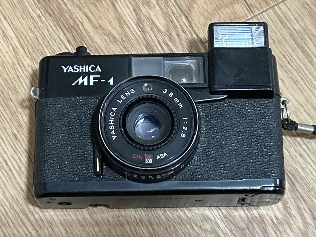 Câmera Analógica Yashica MF-1
