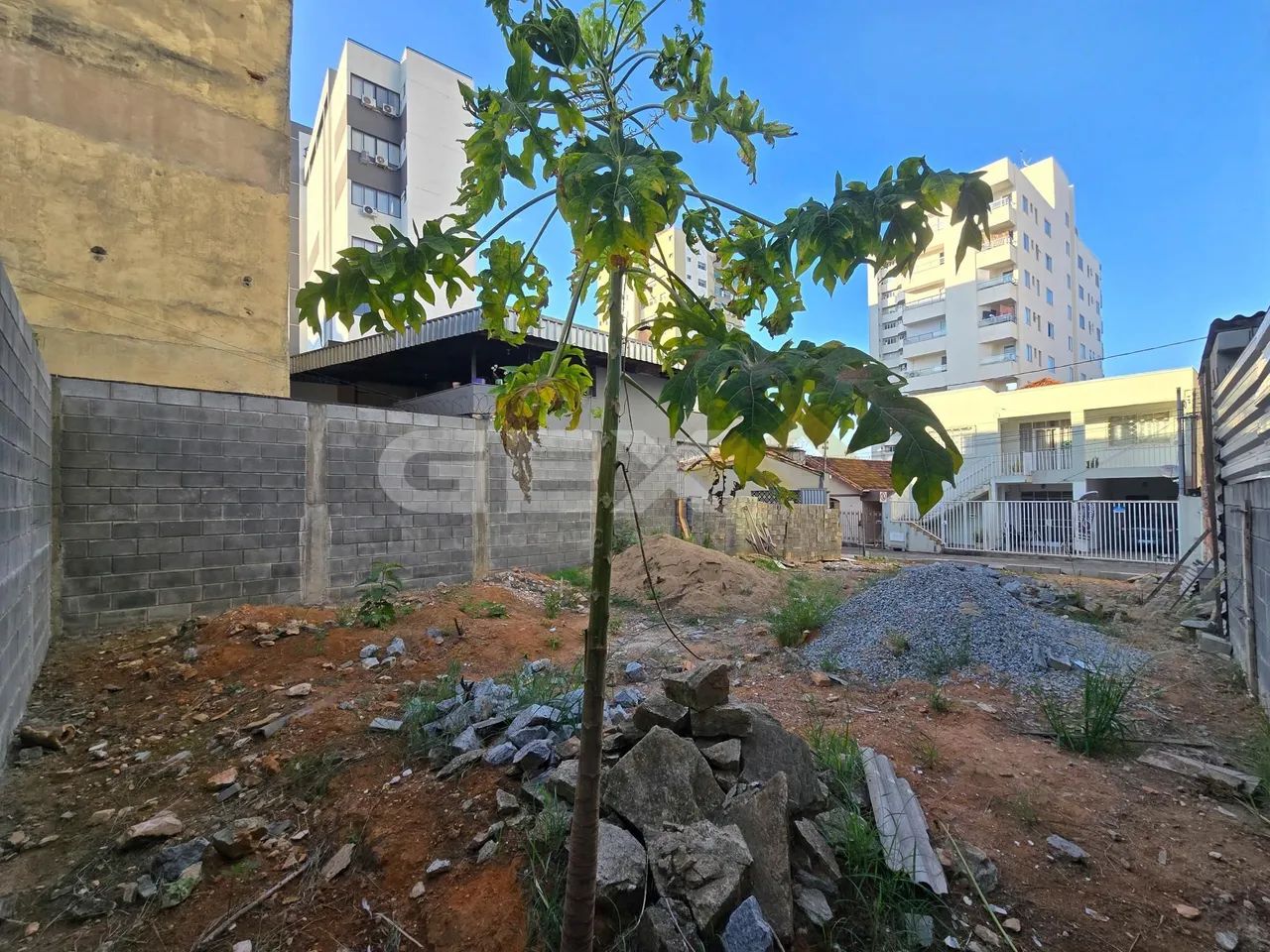 Terreno à Venda com 161,55 m² no Centro de Divinópolis MG. - Foto 5