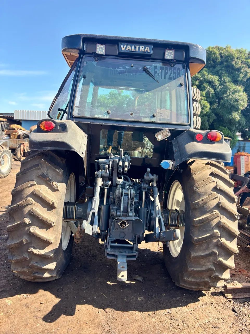 Valtra BM100 2013 Cabinado  - Foto 3