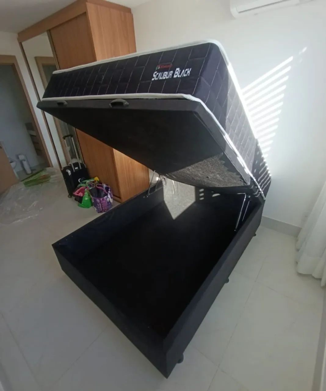 Cama box casal baú Blackk molas ensacadas pronta entrega 