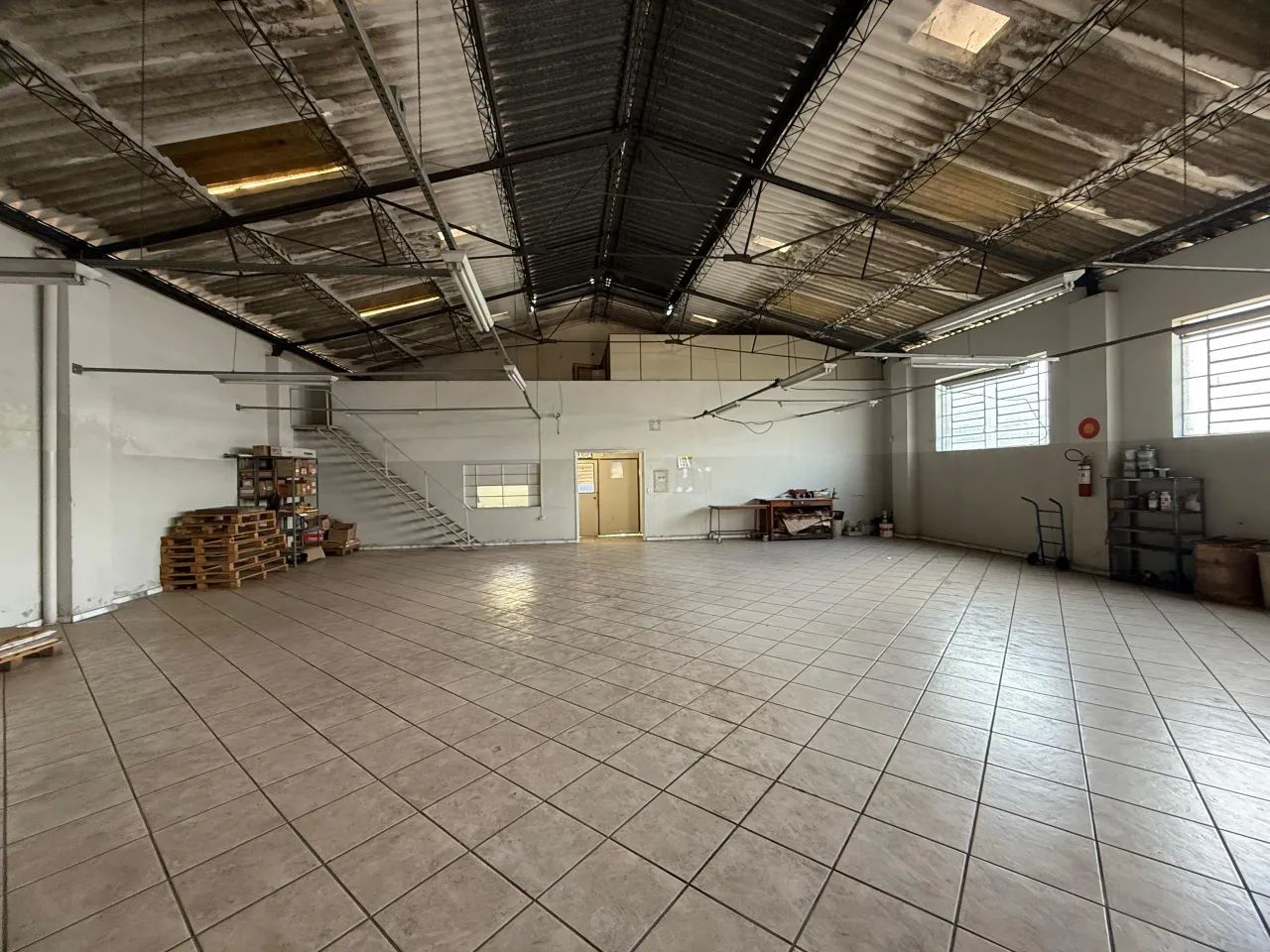 Galpão para venda no Bairro Bonfim com 400m² - Foto 3