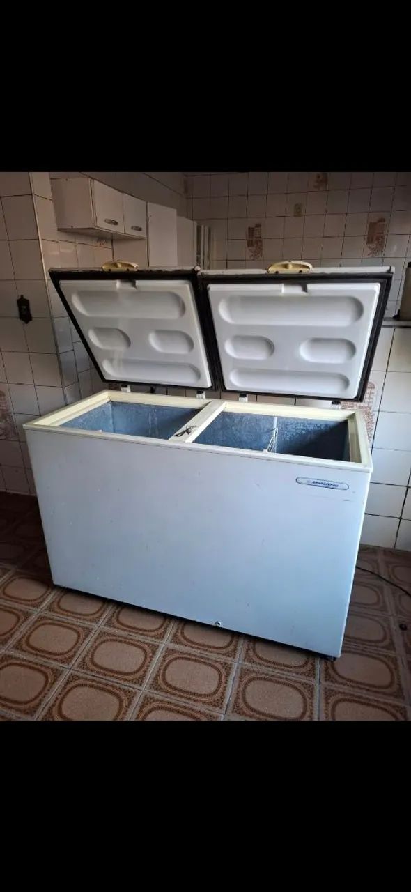 Freezer horizontal pouco usado 