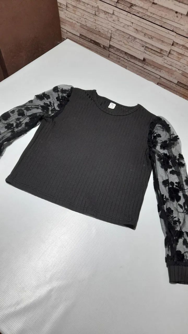 Vendo Blusa infantil malha  preta , Shein, tamanho 11-12 anos seminova.