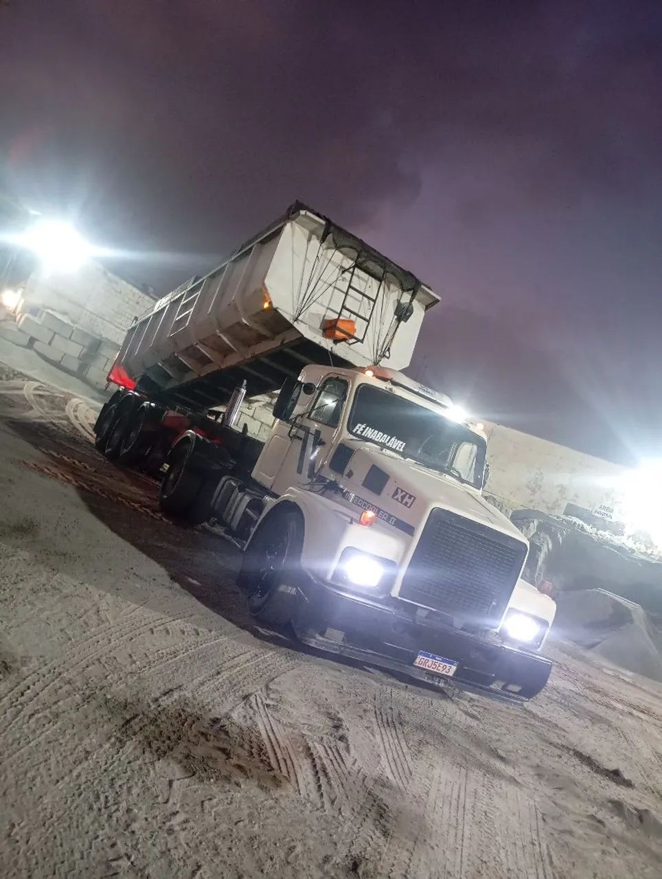 Volvo n10 carreta caçamba 