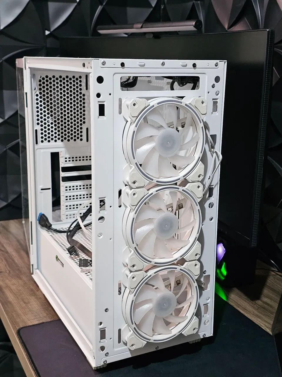 Gabinete gamer gamemax revolt - Foto 3