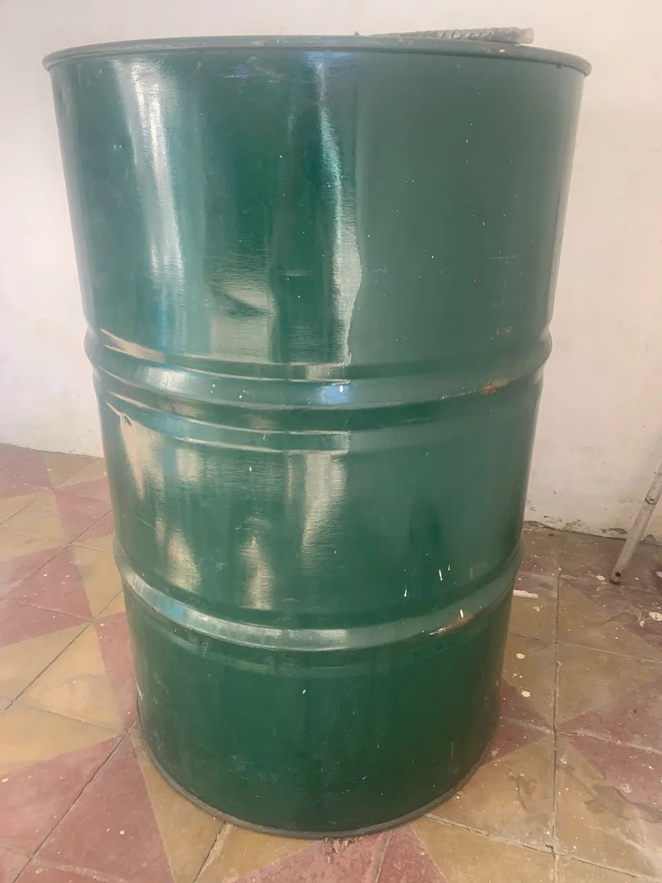 Vendo tambor de ferro 200lt - Foto 2