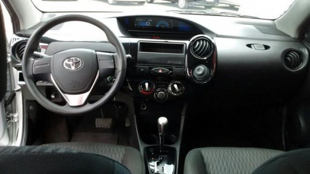 TOYOTA ETIOS SEDAN X 1.5 16V AT FLEX Prata 2018/2018 - Foto 6
