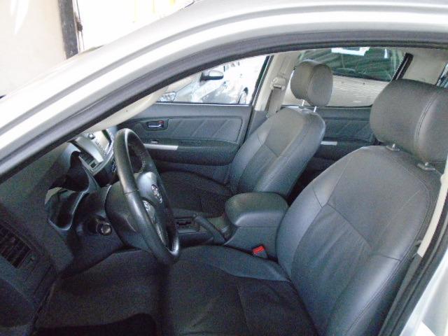 Hilux svr automática 3.0 em excelente estado.troco em 1 ou mais carros do meu interesse - Foto 6