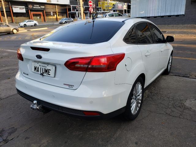 Ford Focus fastback SE plus sedã 2.0 15/16 flex aut. branco - Foto 4