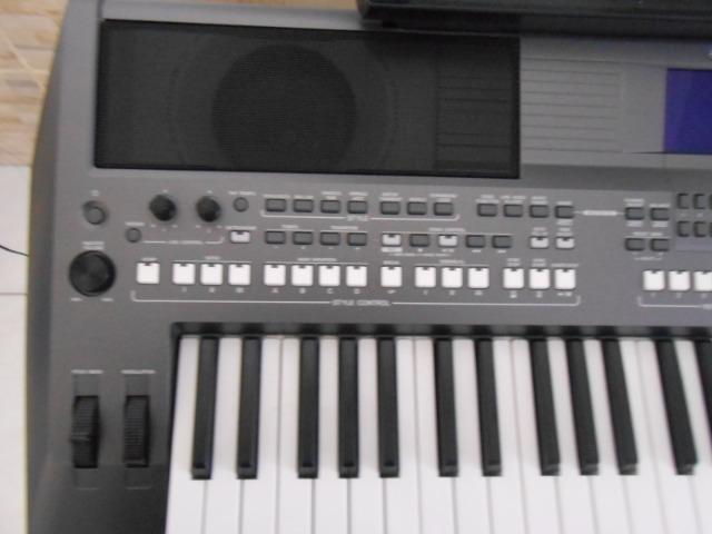 Teclado Yamaha PSR S670 - Foto 3