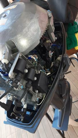 Barco com motor 25