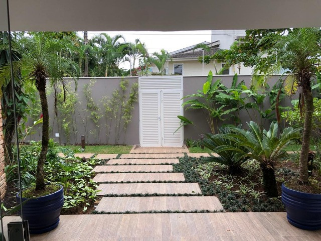 Casa com 4 suítes - Novinha perto da praia - Foto 18
