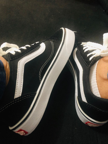 tenis vans com rosas vermelhas