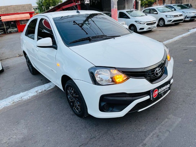 ETIOS SEDAN PLANTINUM 2015