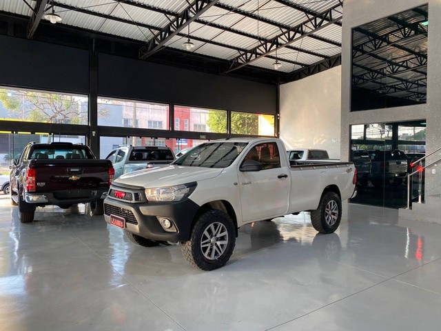 HILUX 2017/2017 2.8 4X4 CS CHASSI 16V TURBO DIESEL 2P MANUAL