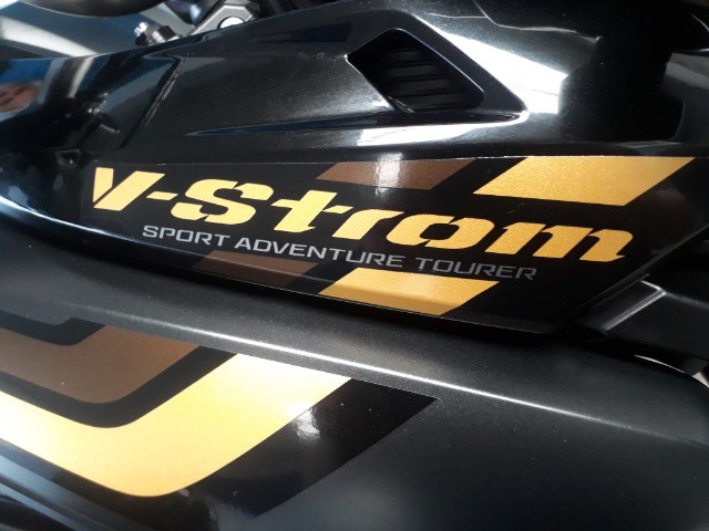 SUZUKI V-STROM 2021 COM 10 MIL KM, ACESSÓRIOS