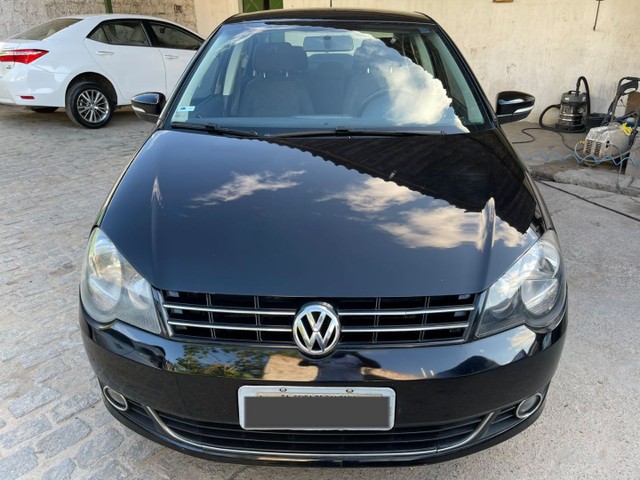 VOLKSWAGEN POLO SEDAN CONFORTLINE 1.6 TOTAL FLEX