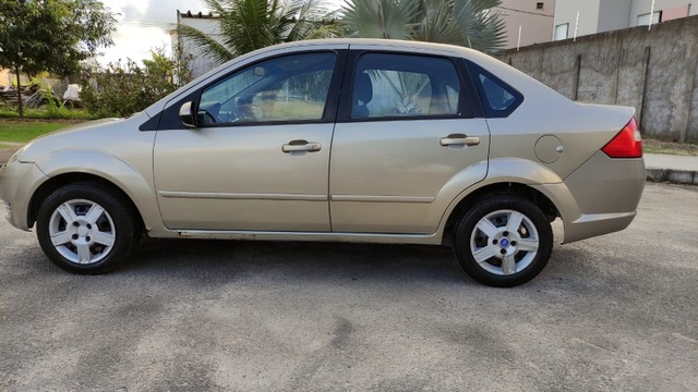 FIESTA SEDAN