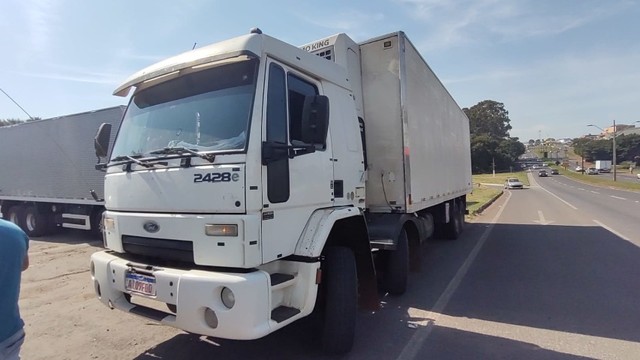 FORD CARGO 2428 2010/2011 BITRUCK NO CHASSI
