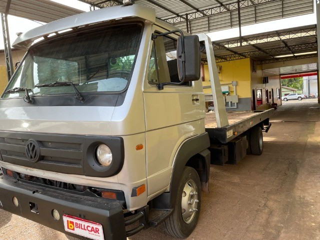 CAMINHÃO PLATAFORMA