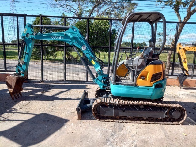 Mini escavadeira kubota U30