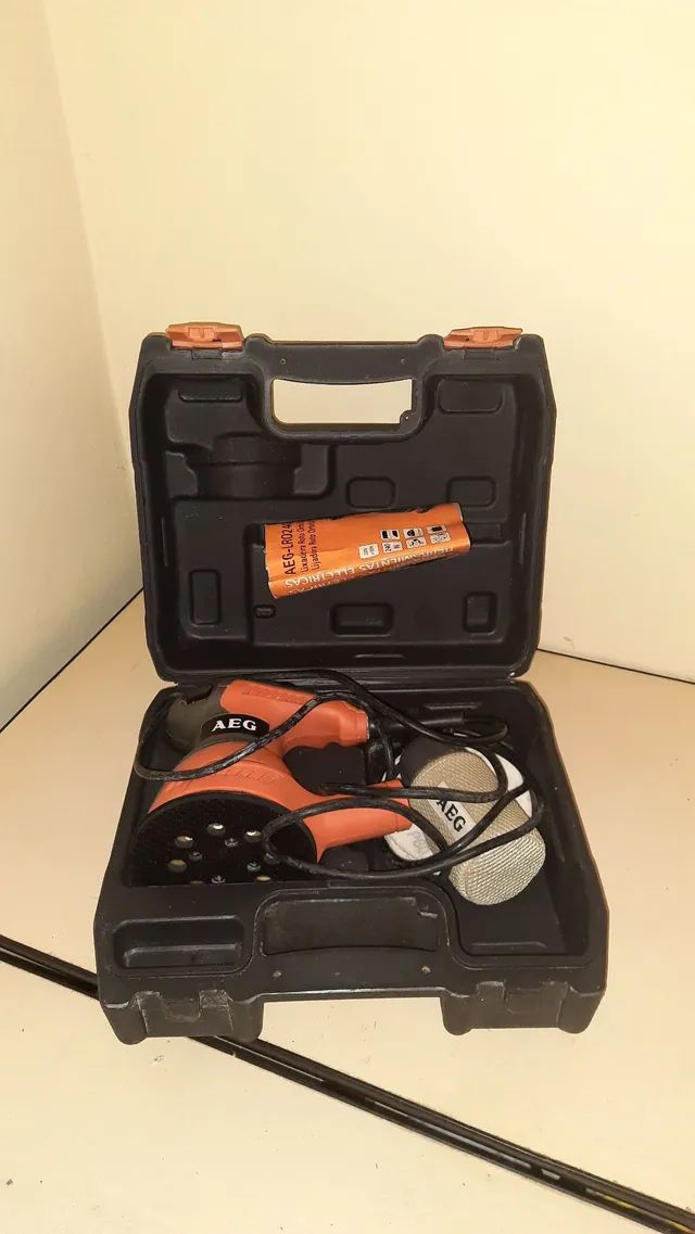 Lixadeira rotoorbital AEG 220v - Foto 6