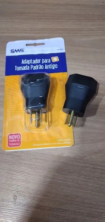 Cabo de força e adaptador tomada padrão antigo 
