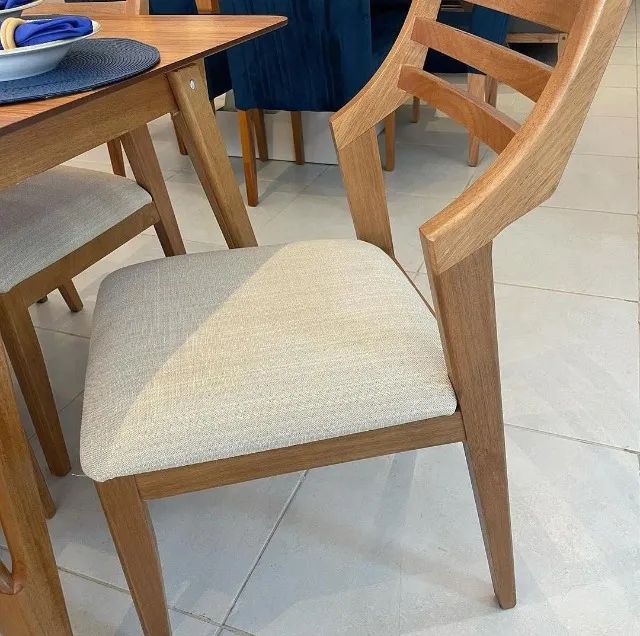 Mesa Jantar Master Luxo Madeira Maçiça 4 Lugares **nova na caixa** - Foto 3