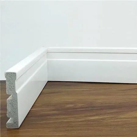 Rodapé/Alizar Poliestireno Branco 7cm Frisado 15mm - 2,40ml