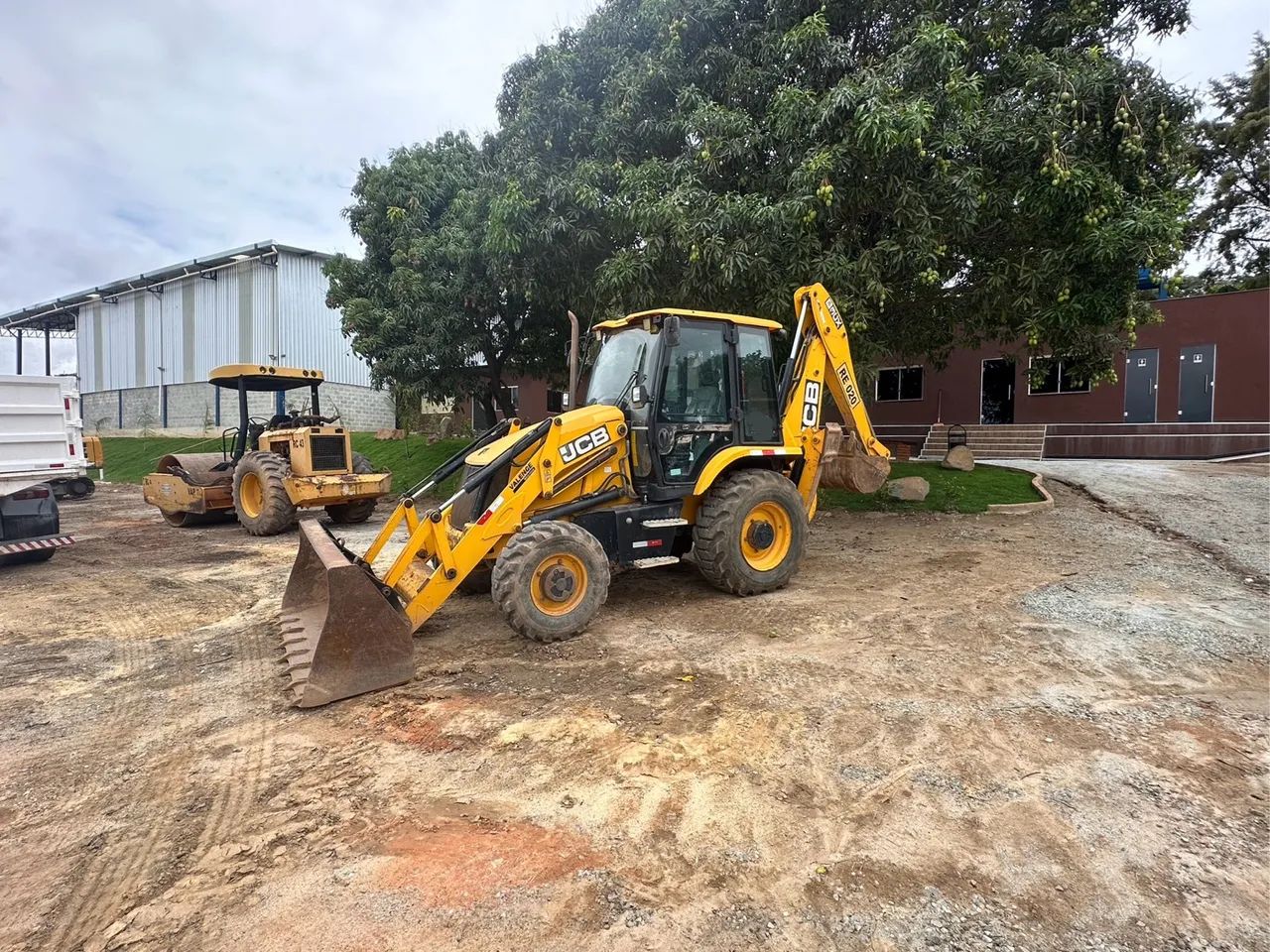 Retroescavadeira JCB 3CX 2019 4X4 