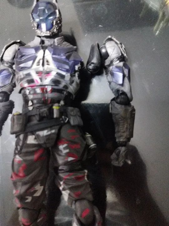 Play Arts Kai Batman Arkham Knight - Figura de Ação - Foto 3