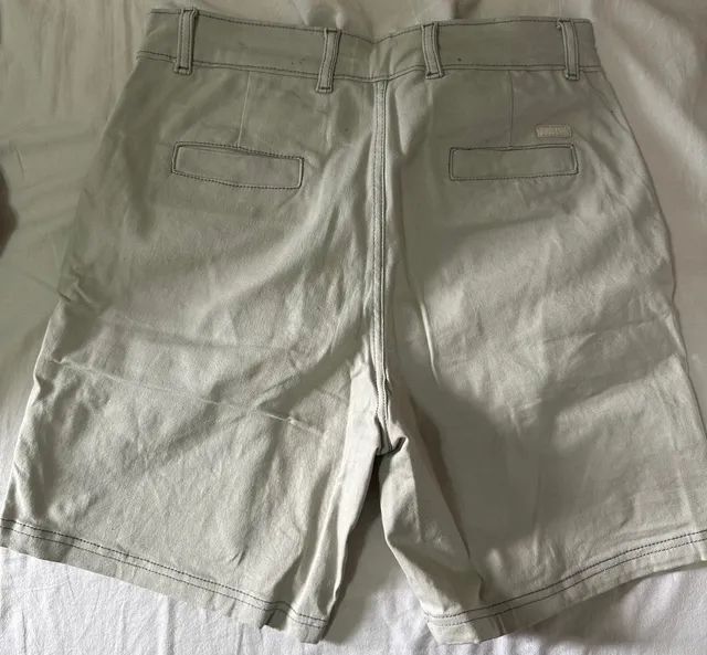 Bermuda cargo de sarja - tamanho 40 - cinza claro - Foto 4