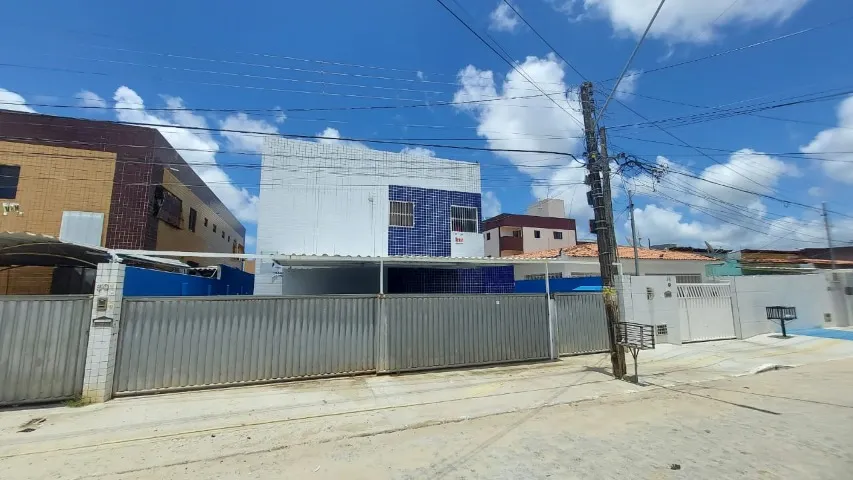 Excelente apartamento térreo com área e varanda a locação no bairro do José Américo !