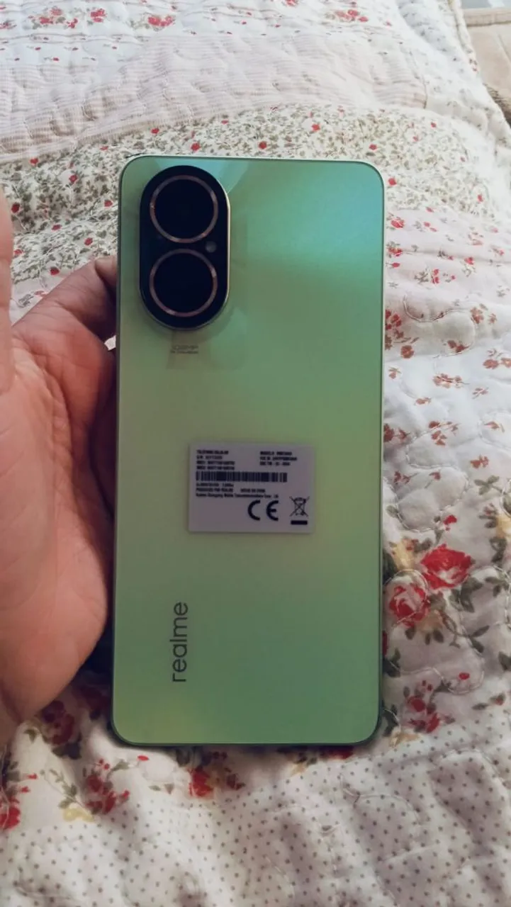 Celular top pra jogos novos na caixa tudo certinho..