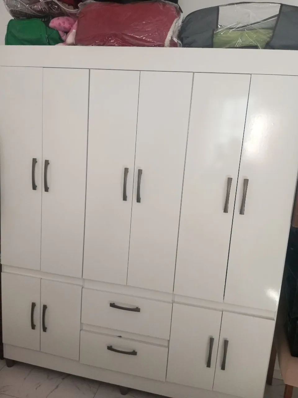 Guarda roupa branco de solteiro