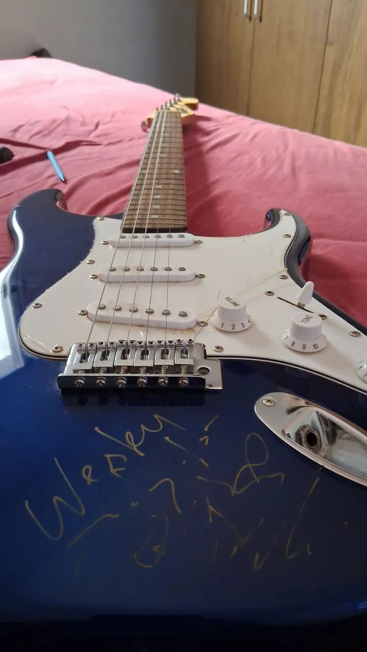 Guitarra autografada  - Foto 2