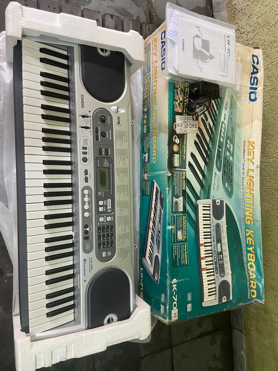 Teclado Casio LK70 Instrumentos musicais Vila Formosa, São