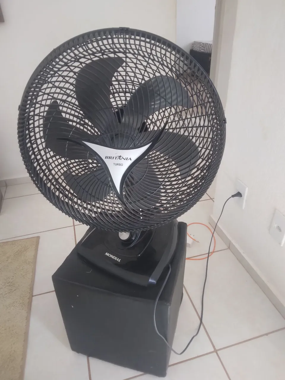 Ventilador de Mesa Britânia Turbo - Mondial