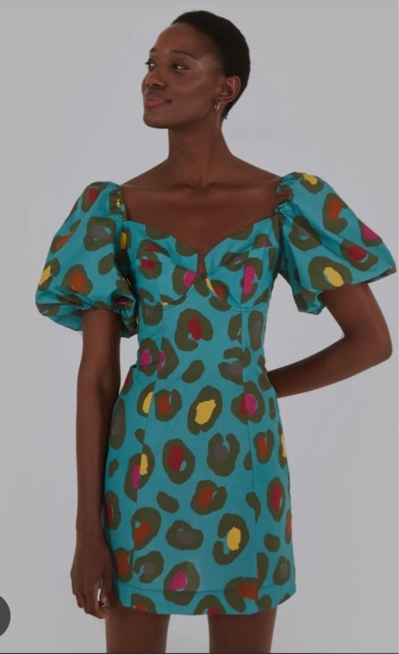 Vestido estampado com mangas bufantes - PP farm Elegância e estilo