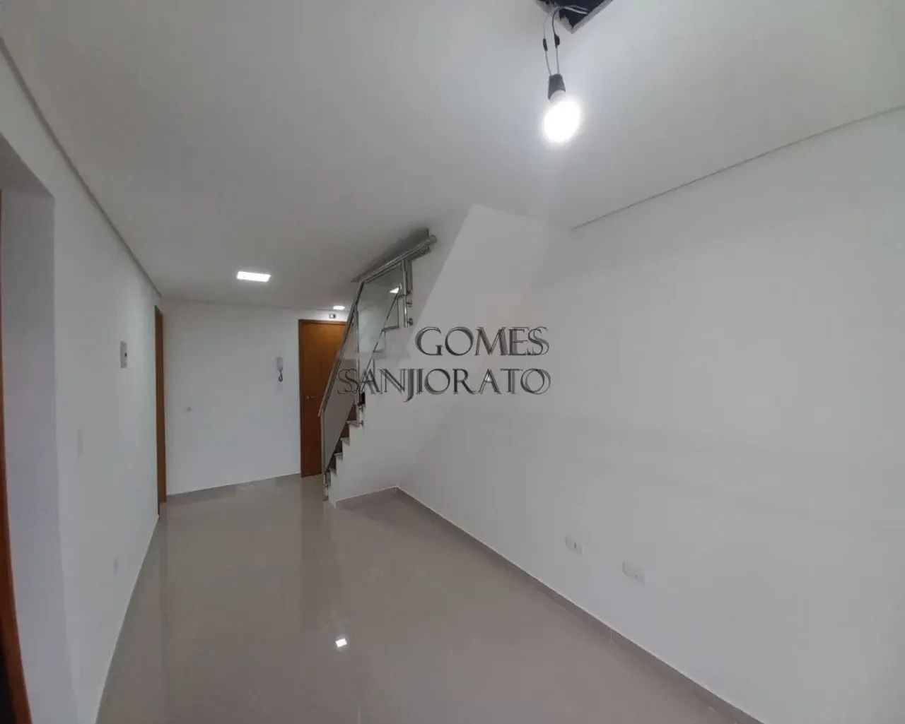 Cobertura com 3 quartos, sendo 1 suíte para alugar no Parque São Vicente em Mauá - Foto 2